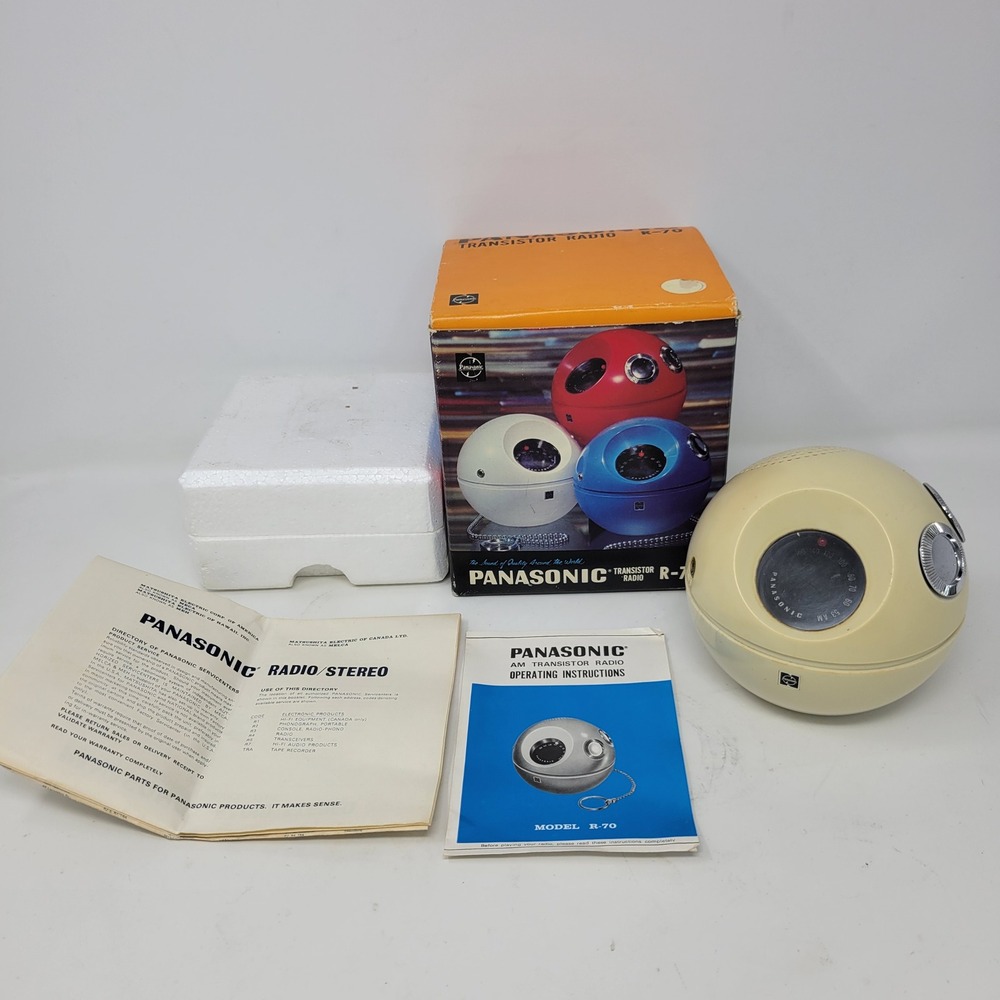Vintage Panasonic Panapet 70 R-70 AM Transistor Radio Ball White Box Manual